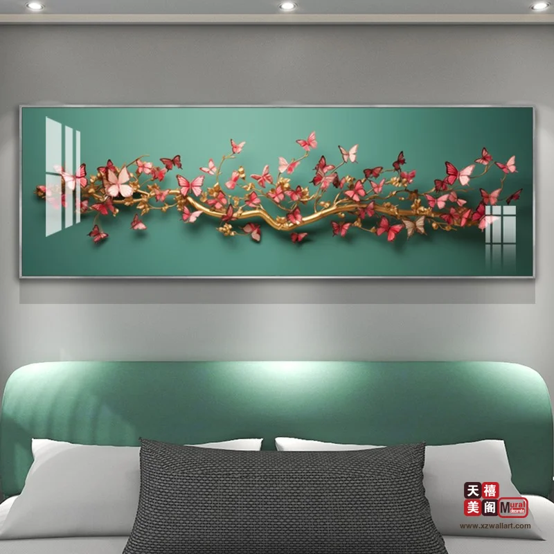 蝶戏花丛