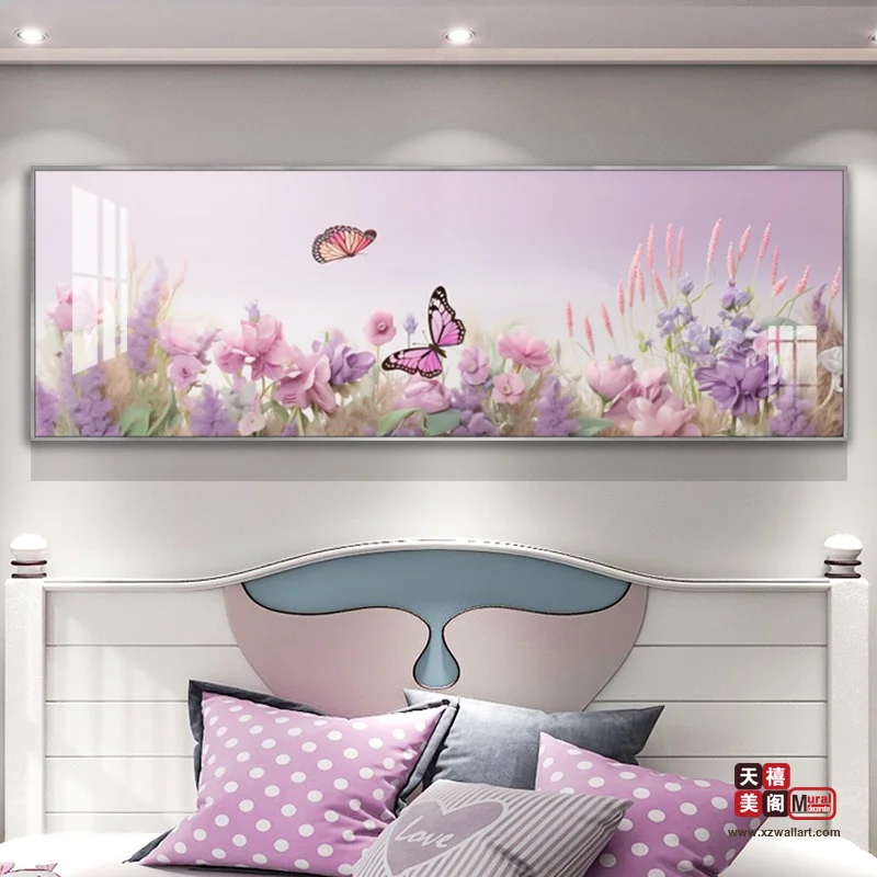 蝶戏花丛
