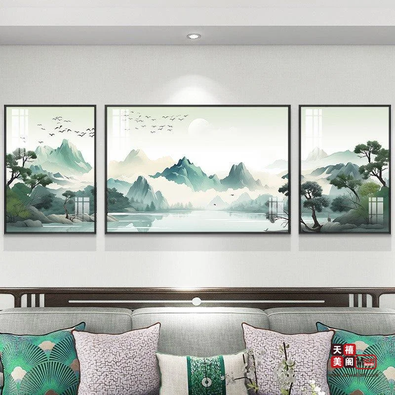 青山映水