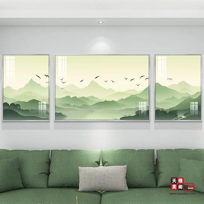 青山映水